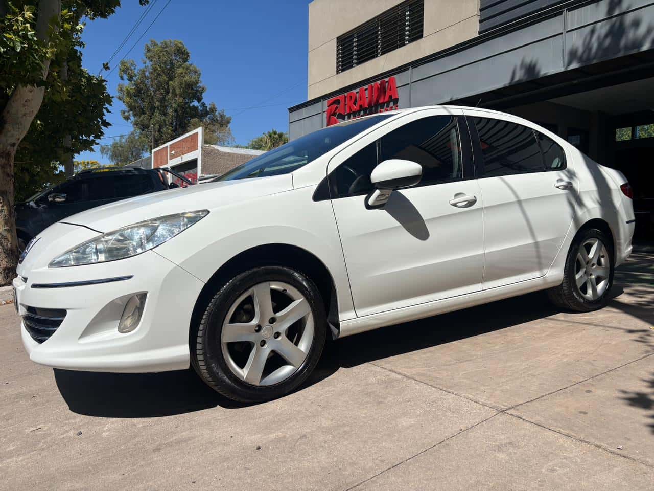 Peugeot 408 2.0 Allure NAV 2013 usado en venta en Mendoza