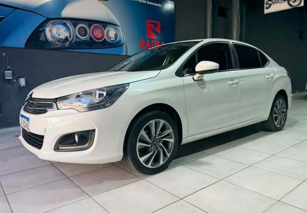 Citroen C4 Lounge Feel 1.6 THP 2018 usado en venta en Mendoza